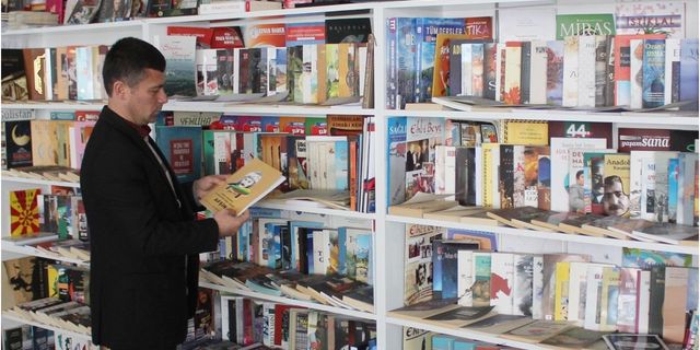 Afşin'den bahseden eserler ve Afşinli yazar ve şairlerin 800'den fazla kitap arşiv odasında sergileniyor