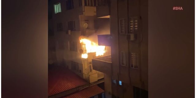Kahramanmaraş'ta apartmanın balkonunda yangın!