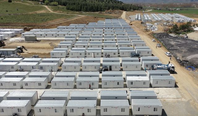 Kahramanmaraş'ta kurulan konteyner kente 280 aile yerleştirildi