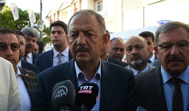Bakan Özhaseki, Kahramanmaraş'ta bayram namazının ardından konuştu