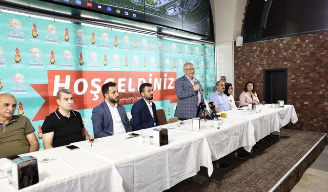 Başkan Mahçiçek, YKS’de dereceye giren öğrencilerle buluştu