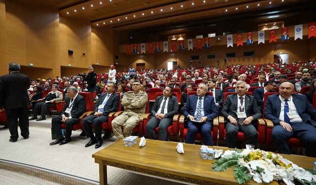 Yazılışının 950. Yılında Dîvânu Lugâti't-Türk Konuşuldu