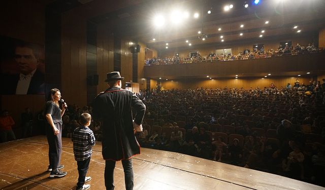 Çocuklar Hafta Sonu Büyükşehir’in Gösterisinde Çok Eğlendi