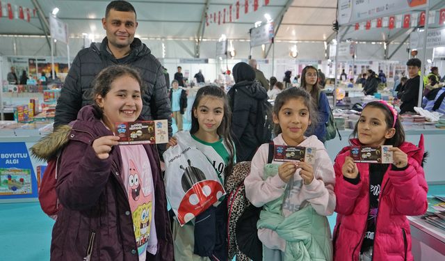 Kitap Fuarı, Altıncı Gününde de Ziyaretçi Akınına Uğradı