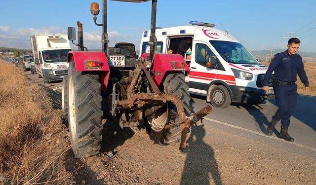 Kahramanmaraş'ta Traktörle Otomobil Çarpıştı: 1 Ölü, 3 Yaralı