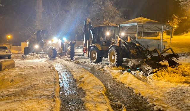 Onikişubat Belediyesi, karla mücadelede tam teyakkuzda