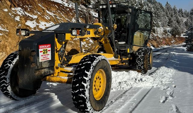 Büyükşehir, Göksun Kırsalında Yolları Ulaşıma Açık Tutuyor