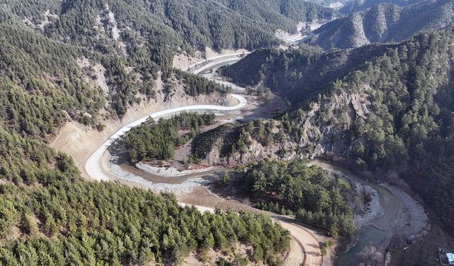 Büyükşehir’in Andırın – Onikişubat Ulaşımını 20 Kilometre Kısaltacak Yol Projesinde Çalışmalar Sürüyor