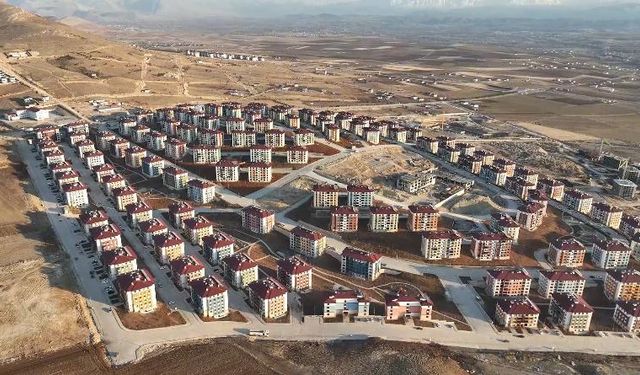 Afşin’e 4 bin 481 kalıcı konut teslim edildi