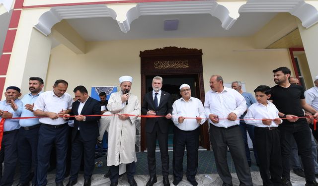 Dulkadiroğlu’nda Depremin İzleri Siliniyor: Osmangazi Camii Yeniden İbadete Açıldı