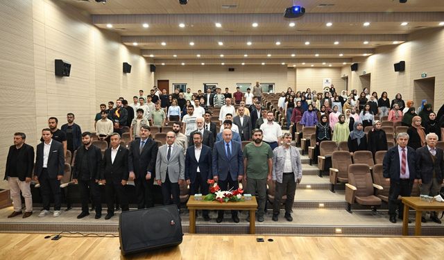 KSÜ’de “Doğu Türkistan Söyleşisi” Düzenlendi