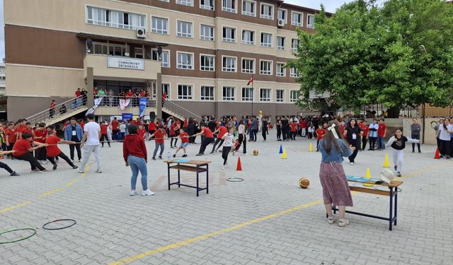 Samandağ’da Ortaokul Öğrencilerine Sanat ve Eğitim Dolu Atölye