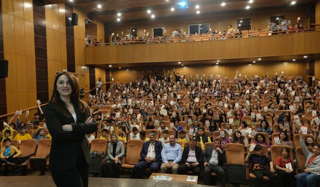 “Onikişubat Okuyor” Söyleşisinde Kelimelerin Dünyası Anlatıldı