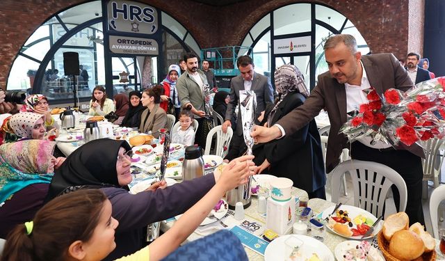 Onikişubat Belediyesi’nden şehit annelerine anlamlı Anneler Günü kutlaması