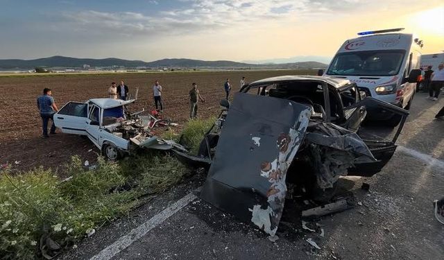 Kahramanmaraş’ta iki otomobil kafa kafaya çarpıştı: 6 yaralı