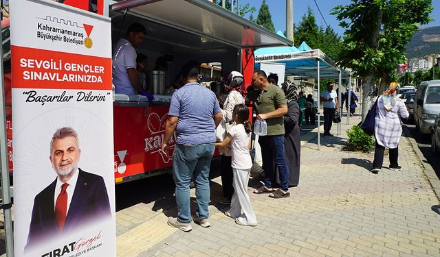 Kahramanmaraş Büyükşehir, LGS Sabahı Öğrenciler ve Ailelerle Sahadaydı