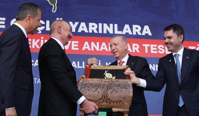 Cumhurbaşkanı Erdoğan ve Aliyev’e Kahramanmaraş’ın Tescilli El Sanatları Hediyesi