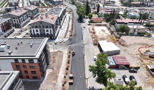 Büyükşehir, Azerbaycan Mahallesi’nde Yolları Asfaltla Kaplıyor