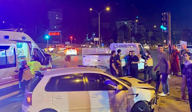 Kahramanmaraş’ta otomobil ile kamyonet çarpıştı: 1 yaralı