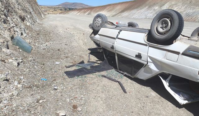 Afşin’de otomobil takla attı: 2 yaralı
