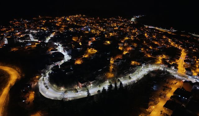 Andırın’ın Prestij Caddesinin Yürüyüş Yolları da Yenileniyor