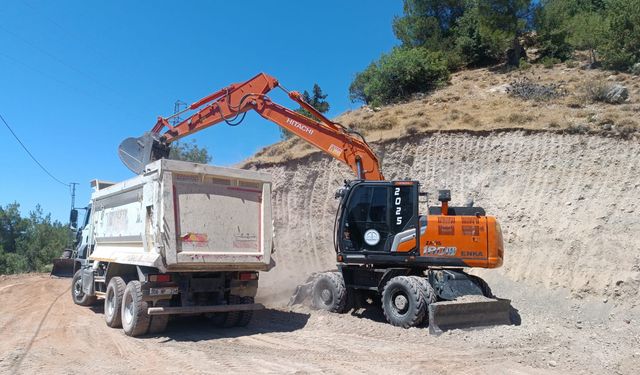Ağabeyli Mahallesi’nde Yol İyileştirme Çalışmaları Devam Ediyor