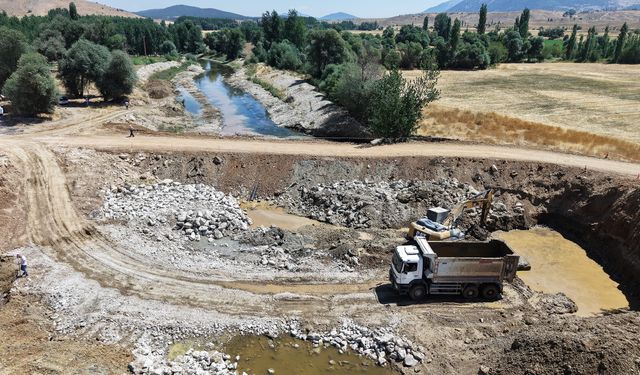 Büyükşehir’den Göksun’da Yarım Asırlık Köprünün Yerine Modern Bağlantı