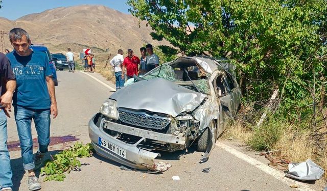 Nurhak’ta ehliyetsiz sürücü ağaça çarptı: 1 ağır 3 yaralı