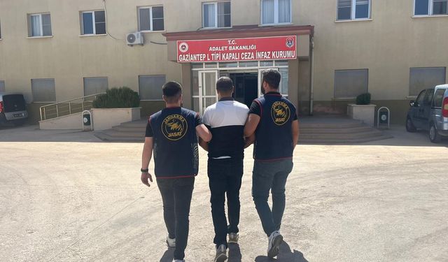 Jandarma dedektifleri Gaziantep'te firari hükümlüyü yakaladı