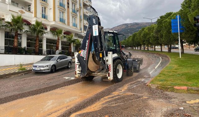 Büyükşehir Sahada Müdahalelerini Sürdürüyor