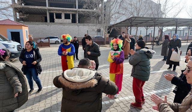 Kahramanmaraş’tan Özel Gereksinimli Çocuklara Kışlık Hediyeler