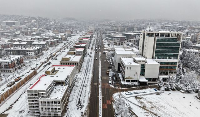 Arterleri Ulaşıma Açık Tutmak İçin Büyükşehir’den Yoğun Mesai