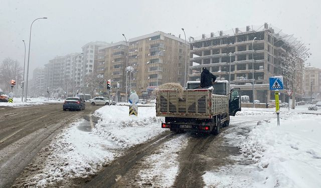 KASKİ’den 53 Araçla Karla Mücadeleye Destek