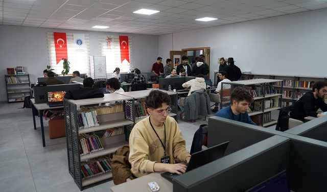 Oyun Geliştiren Gençler Pusula Maraş’ta Buluştu: “Madalyon Game Jam” Başladı