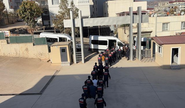 Kahramanmaraş ve Gaziantep’te Tefecilik Operasyonu: 17 Şüpheli Tutuklandı