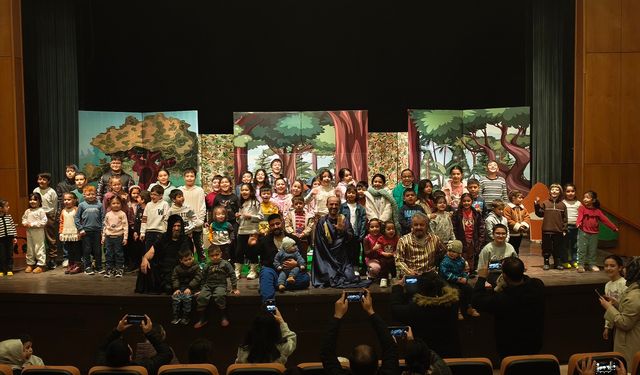 Kahramanmaraş’ta miniklere özel ücretsiz tiyatro gösterisi