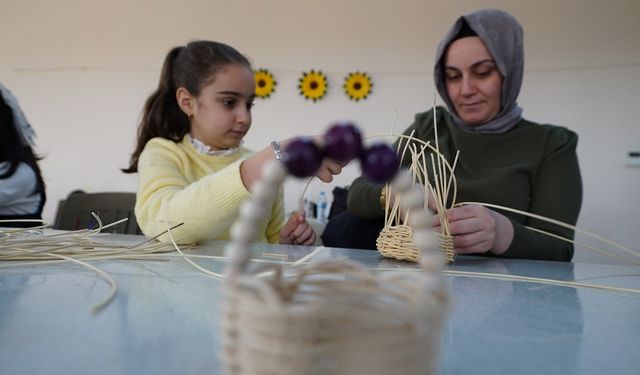 Büyükşehir’den anne ve çocuklara özel el sanatları etkinliği