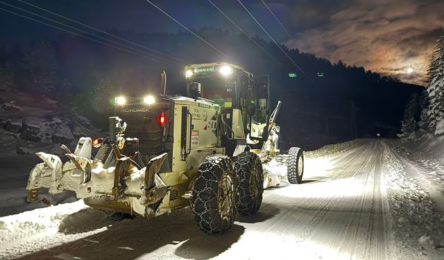 Kahramanmaraş’ta karla mücadele sürüyor: Ekipler sahada
