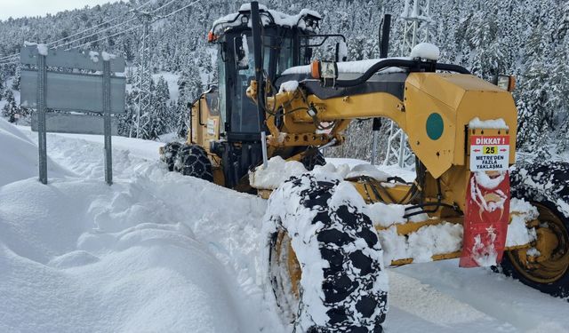 Kahramanmaraş’ta karla mücadele sürüyor: Ekipleri sahada