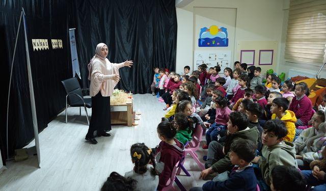 Kahramanmaraş’ta minikler masal yolculuğuna çıktı