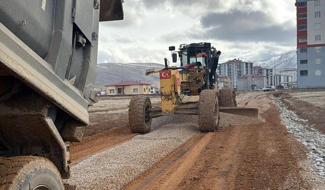 Elbistan’da vatandaşın çamur isyanı sonuç verdi: Yol yapıldı