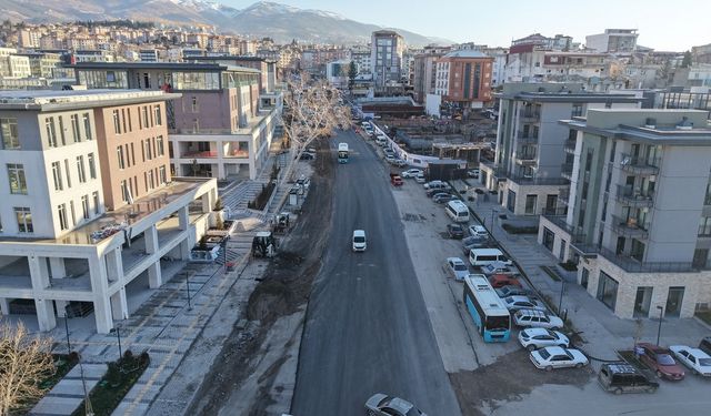 Kahramanmaraş Hükümet Bulvarı gece asfaltlandı