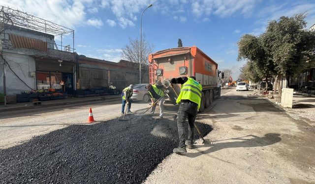 Dulkadiroğlu Hacı Murat Caddesi'nde asfalt tamiri sürüyor