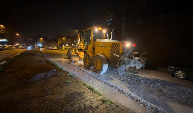 Kahramanmaraş Büyükşehir, yağış sonrası yol onarım çalışmalarına hız verdi