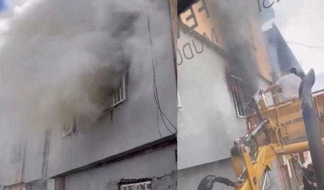 Onikişubat Belediyesi personelinden ev yangınına örnek müdahale