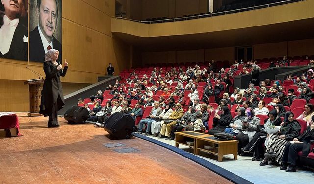 Hatice Kübra Tongar’dan aile ve ebeveynlik üzerine önemli mesajlar