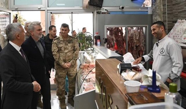 Kahramanmaraş’ta Uzunçarşı ziyareti: Vali Ünlüer ve Başkan Görgel esnafla buluştu