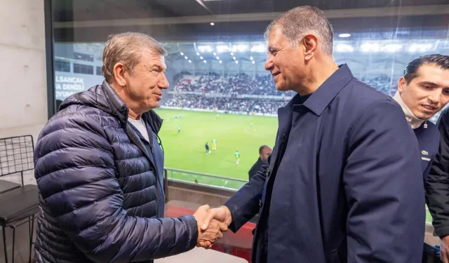 Türk futbolunun efsanesinden Başkan Tugay'a Karşıyaka Stadı teşekkürü