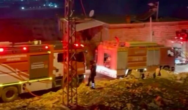 Pazarcık’ta çiftlik yangını: alevler itfaiyenin müdahalesiyle söndürüldü