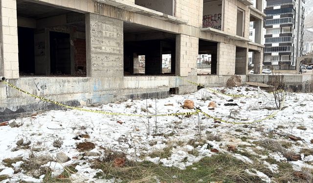 Kahramanmaraş Elbistan’da 18 yaşındaki genç kız inşaattan düşerek hayatını kaybetti